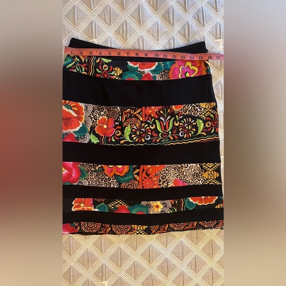 Alberto Makali Shimmering Black Skirt - Picture 3 of 8